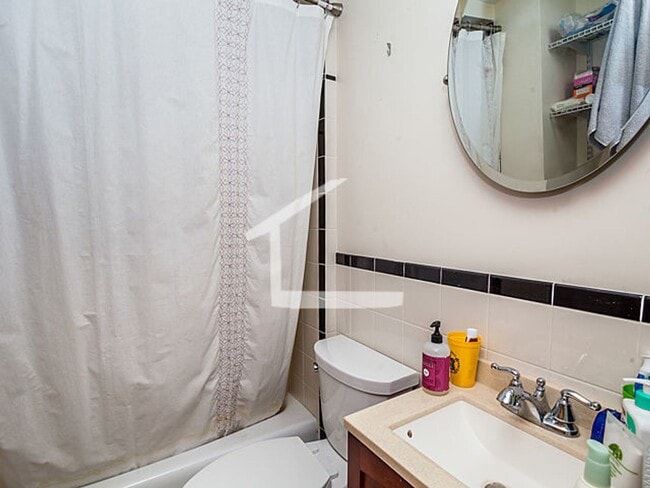 Building Photo - Very rare 4 bed 2 bath in beacon hill......