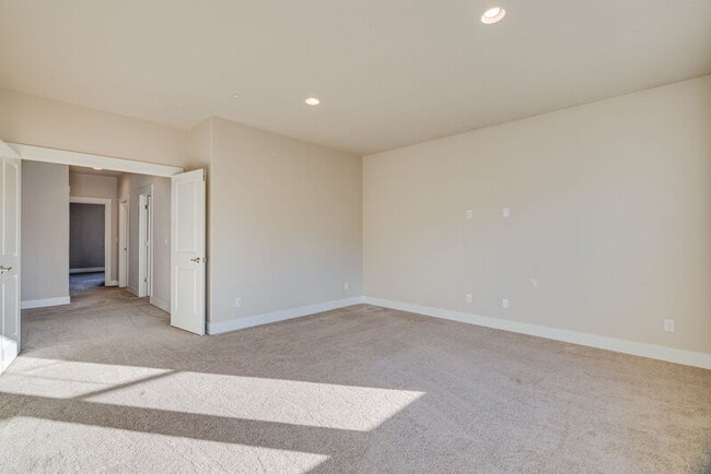 Building Photo - 11741 SW Barcelona St