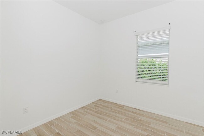 Building Photo - 5947 Sunningdale St