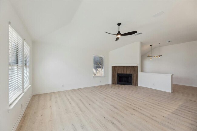 Building Photo - 203 Little Lake Rd