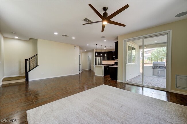 Building Photo - 7017 Pearl Hilltop Ct