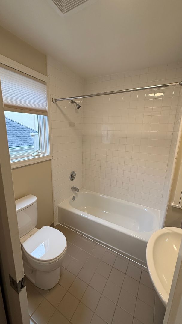 Building Photo - 4172 Howe St