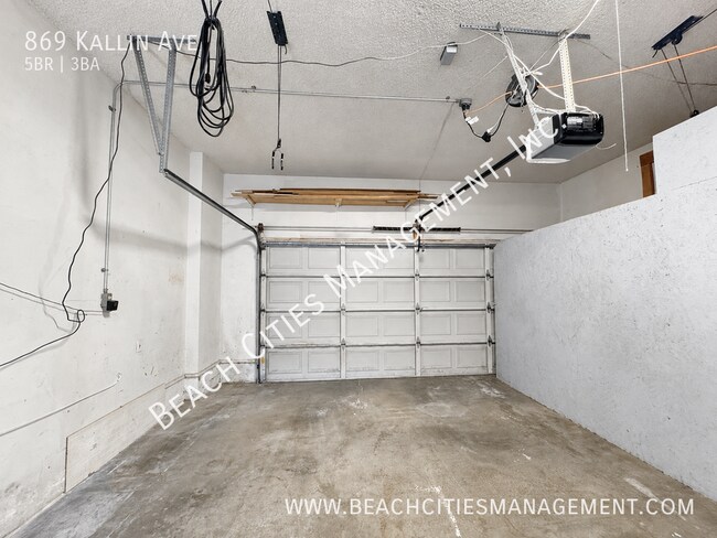 Building Photo - 869 E Kallin Way