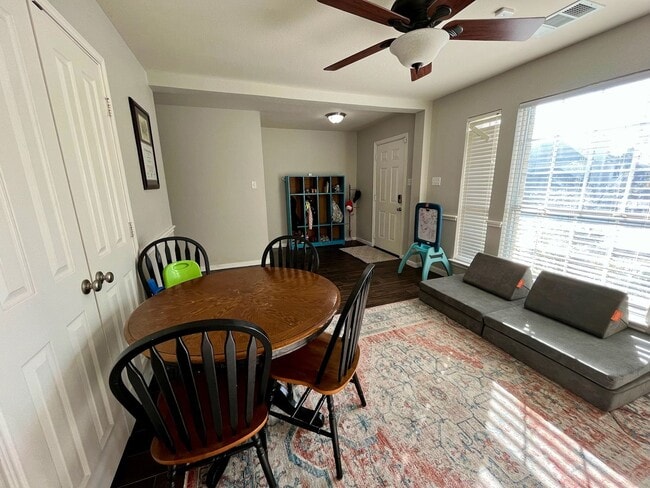 Building Photo - 21106 El Suelo Bueno