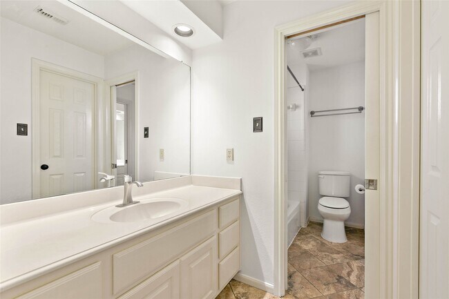 Building Photo - 3 Bough Leaf Pl