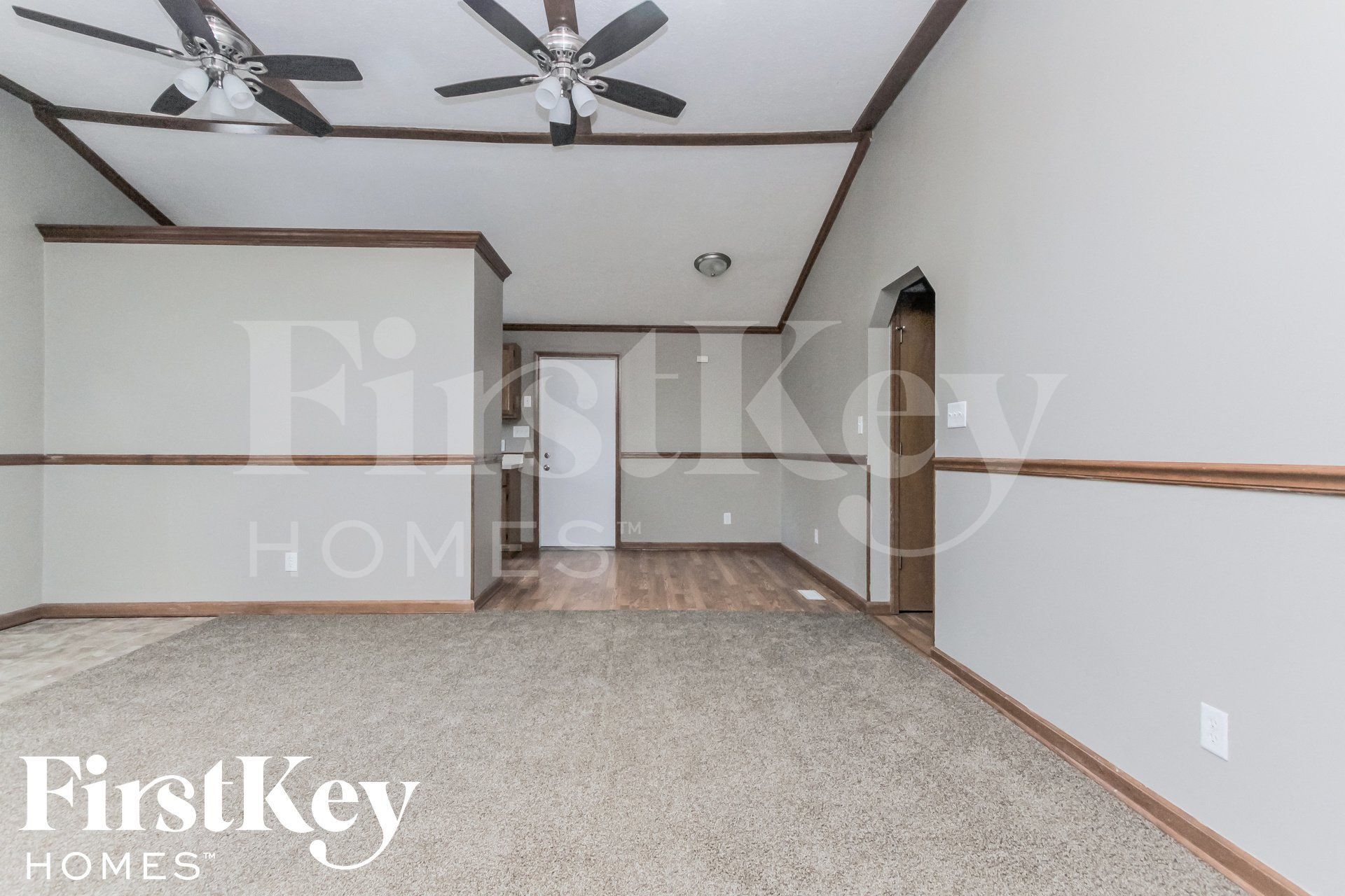 Building Photo - 2102 E Edgewood Ave