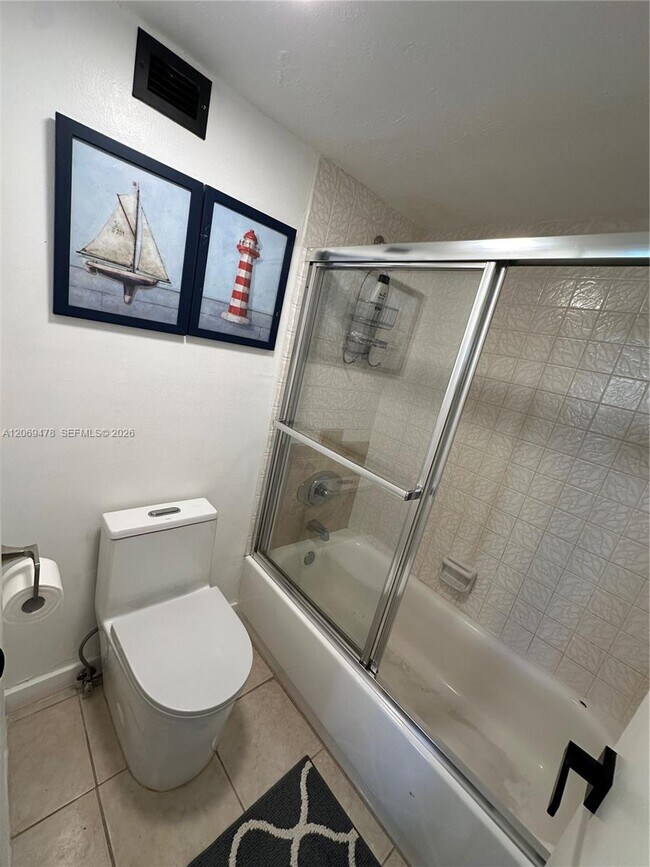 Building Photo - 6039 Collins Ave