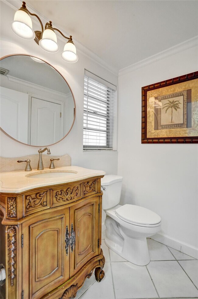 Building Photo - 2201 SE 9th St