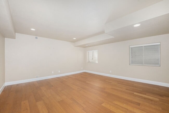 Building Photo - Stunning Home in the Heart of Cherry Creek...