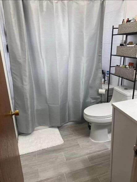 Building Photo - 206 Marne Rd