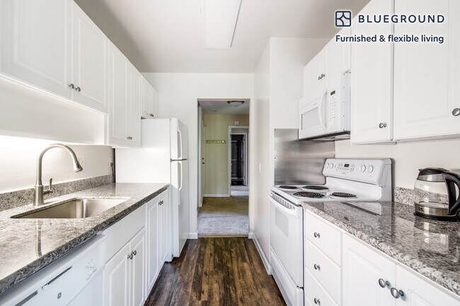 Building Photo - 1824 Oak Creek Dr