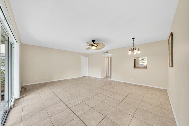 Building Photo - 719 Lori Dr