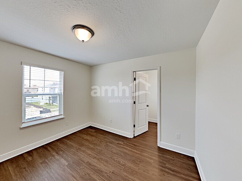 Building Photo - 1337 Celery Ave