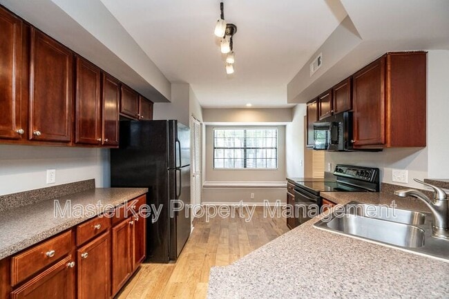 Building Photo - 2406 Condor Ct