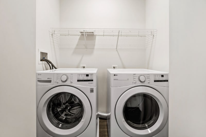 Building Photo - 1450 W Washington Blvd