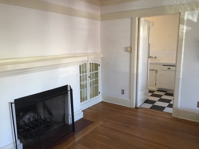 view from living room to kitchen - 3512 Pershing Ave