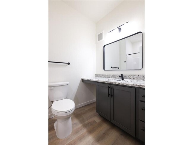 Building Photo - 28 7th St NE