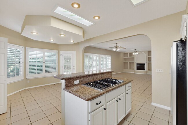 Building Photo - 6017 Ojo De Agua Dr