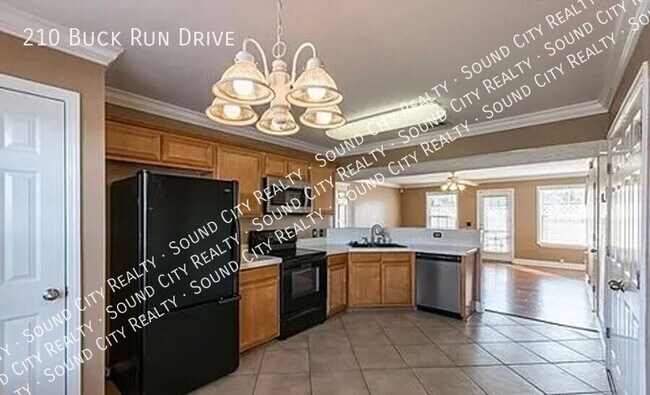 Building Photo - 210 Buck Run Dr