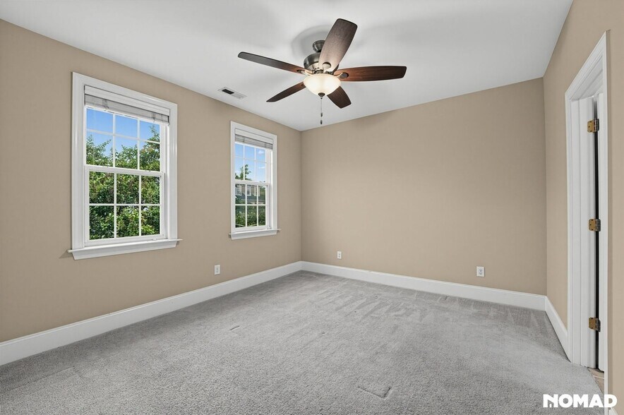 Building Photo - 1042 Philpott Dr