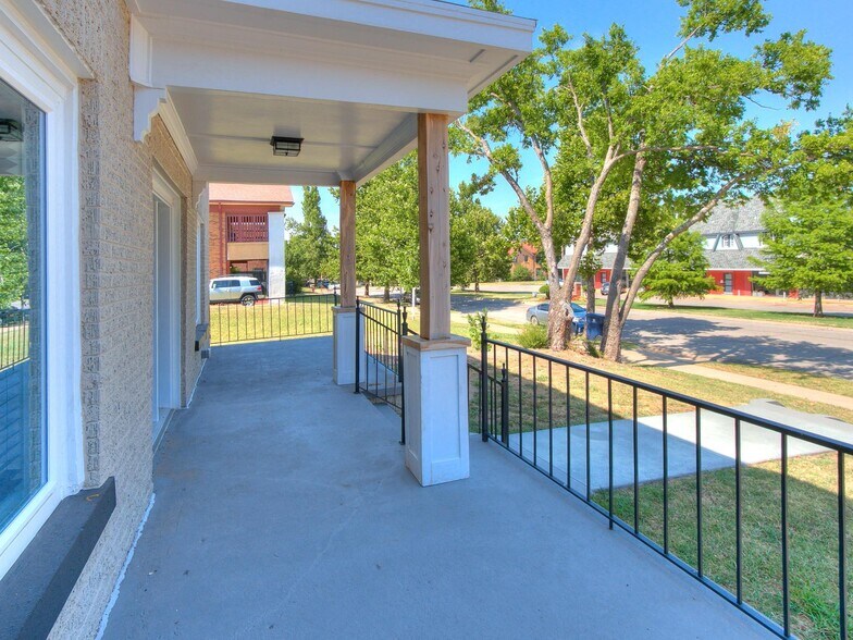 Building Photo - 2409 N Robinson Ave