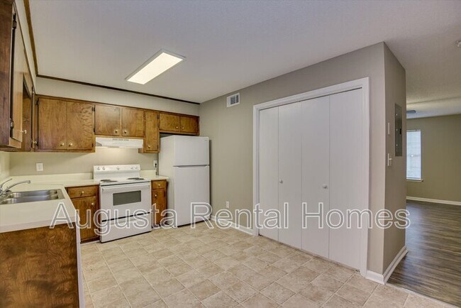 Building Photo - 138 Chalet North Boulevard - 138