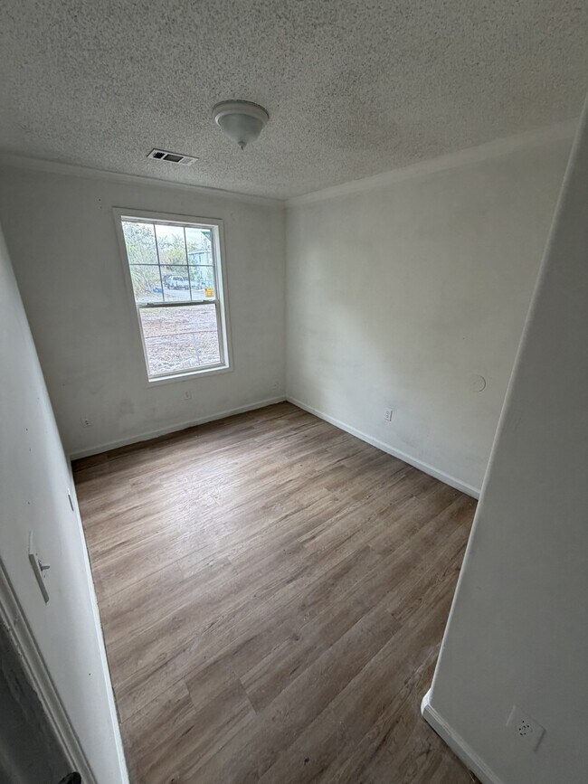 Building Photo - 735 21st St S