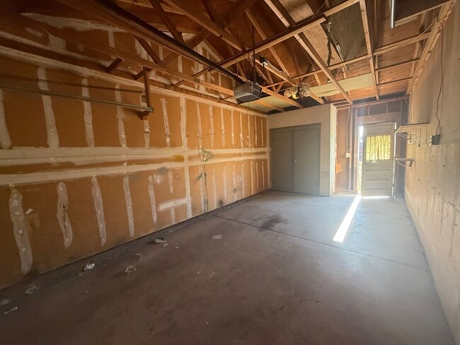 Building Photo - 8886-8888 N Lowell Blvd