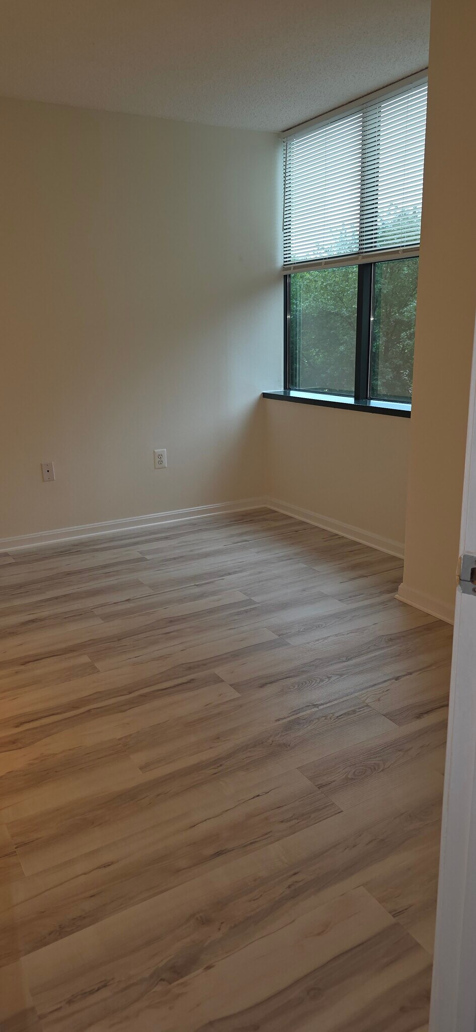Building Photo - 10101 Grosvenor Pl