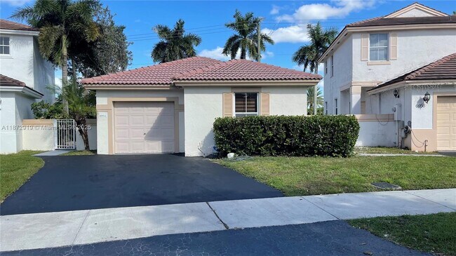 Building Photo - 6952 SW 148 Ln