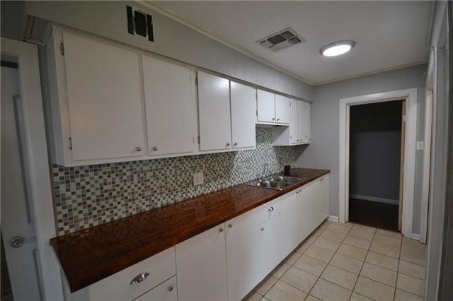 Building Photo - 118 Easy St