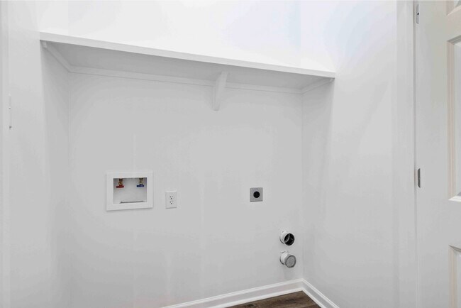 Building Photo - 105 Santa Marta Dr