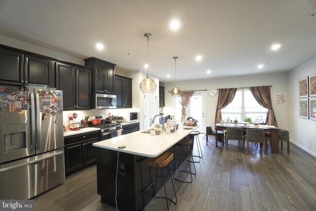 Building Photo - 202 Bamboo Dr