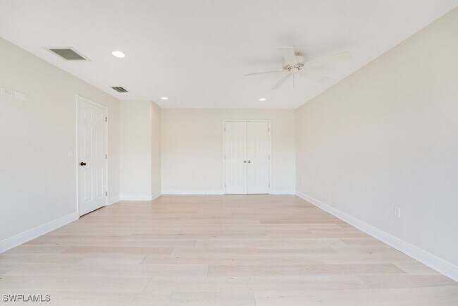 Building Photo - 2532 Sutherland Ct