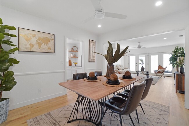 Building Photo - 3636 Gardenia Ave