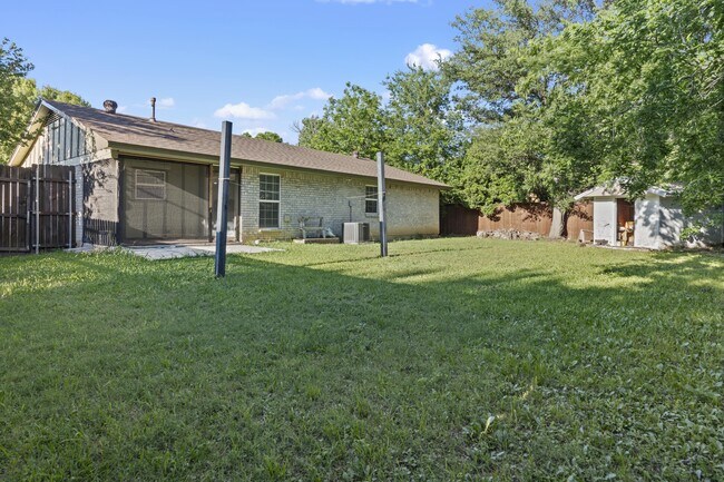 Building Photo - 404 Cavendish Dr