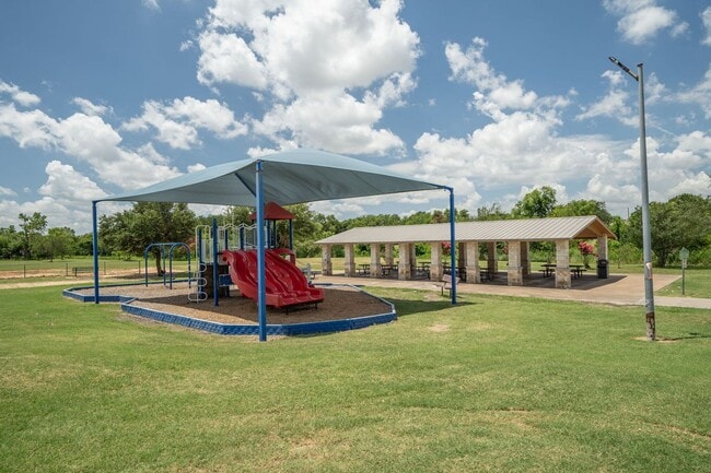 Building Photo - Jewel St- Duplex