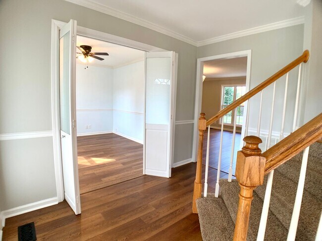Building Photo - 2553 Emerald Ct