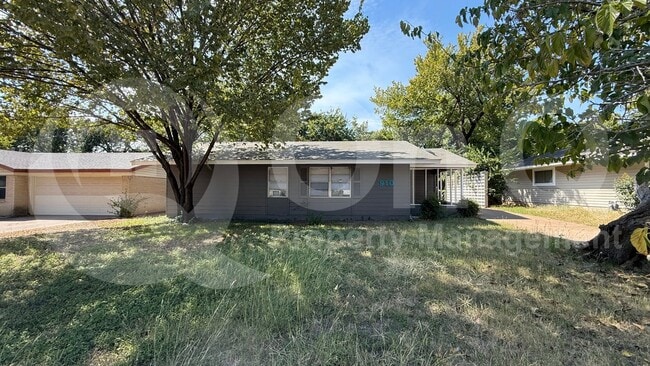 Primary Photo - 910 S Mills Dr