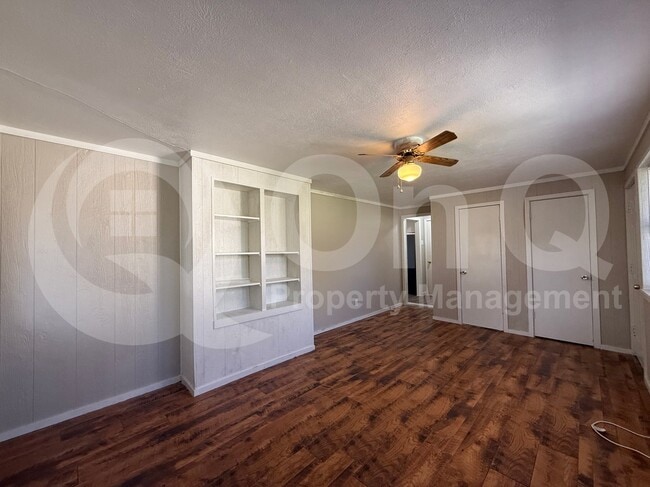 Building Photo - 362 S Shore Pl