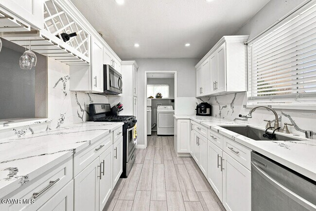 Building Photo - 45554 6th St E