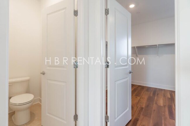 Building Photo - Spacious 4-Bedroom Haven with 4 Full Baths in Lathrop – 3,200 Sq. Ft. of Comfort and Style!