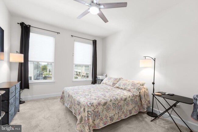 Building Photo - 609 Angelfish Wy