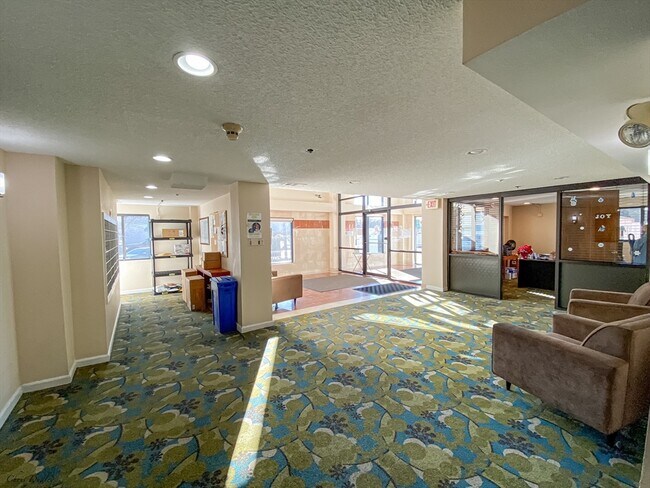 Building Photo - 8 9th St