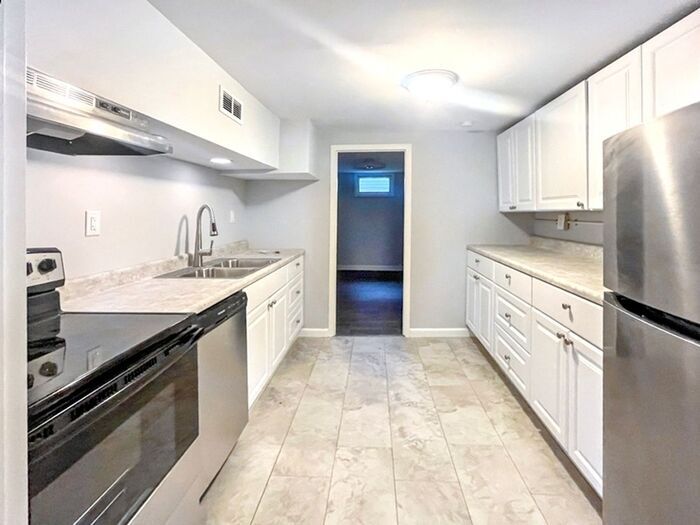 Building Photo - 3238 Krem Ave
