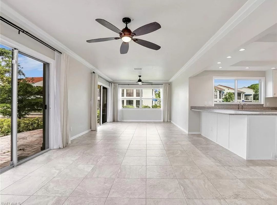 Building Photo - 4265 Island Cir