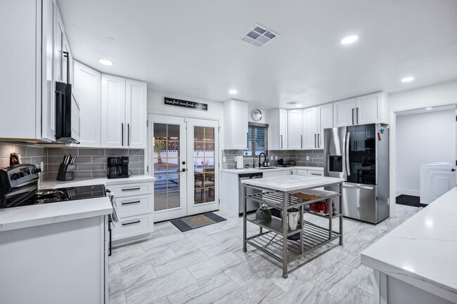 Building Photo - 131 Mescal Loop