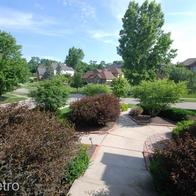 Building Photo - 5121 Parkgate Dr