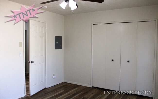 Building Photo - 1430