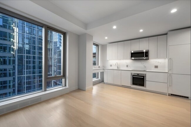 Primary Photo - 135 Seaport Blvd